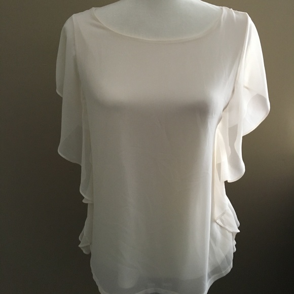 forever 21 Tops - Forever 21 flutter sleeve blouse ❤